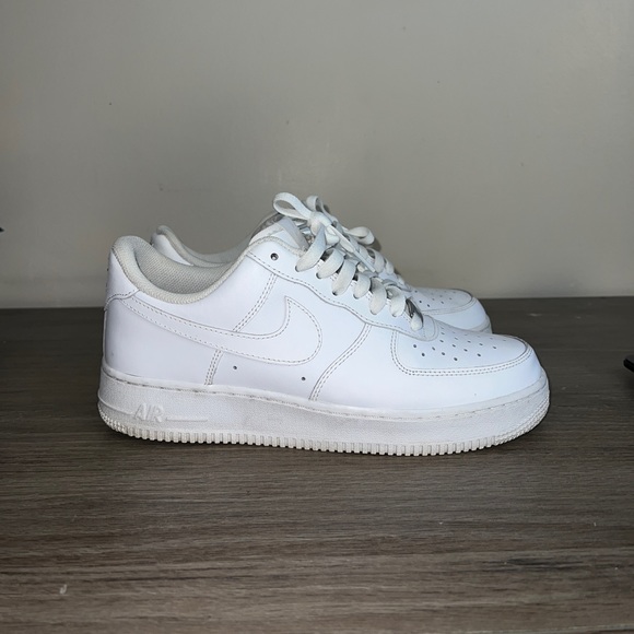 Nike Air Force One - Picture 1 of 5